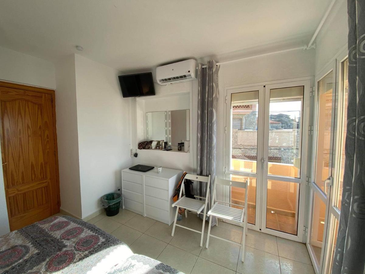 Cozy Rooms In Terraced House ฟูเอนฮิโรลา ภายนอก รูปภาพ