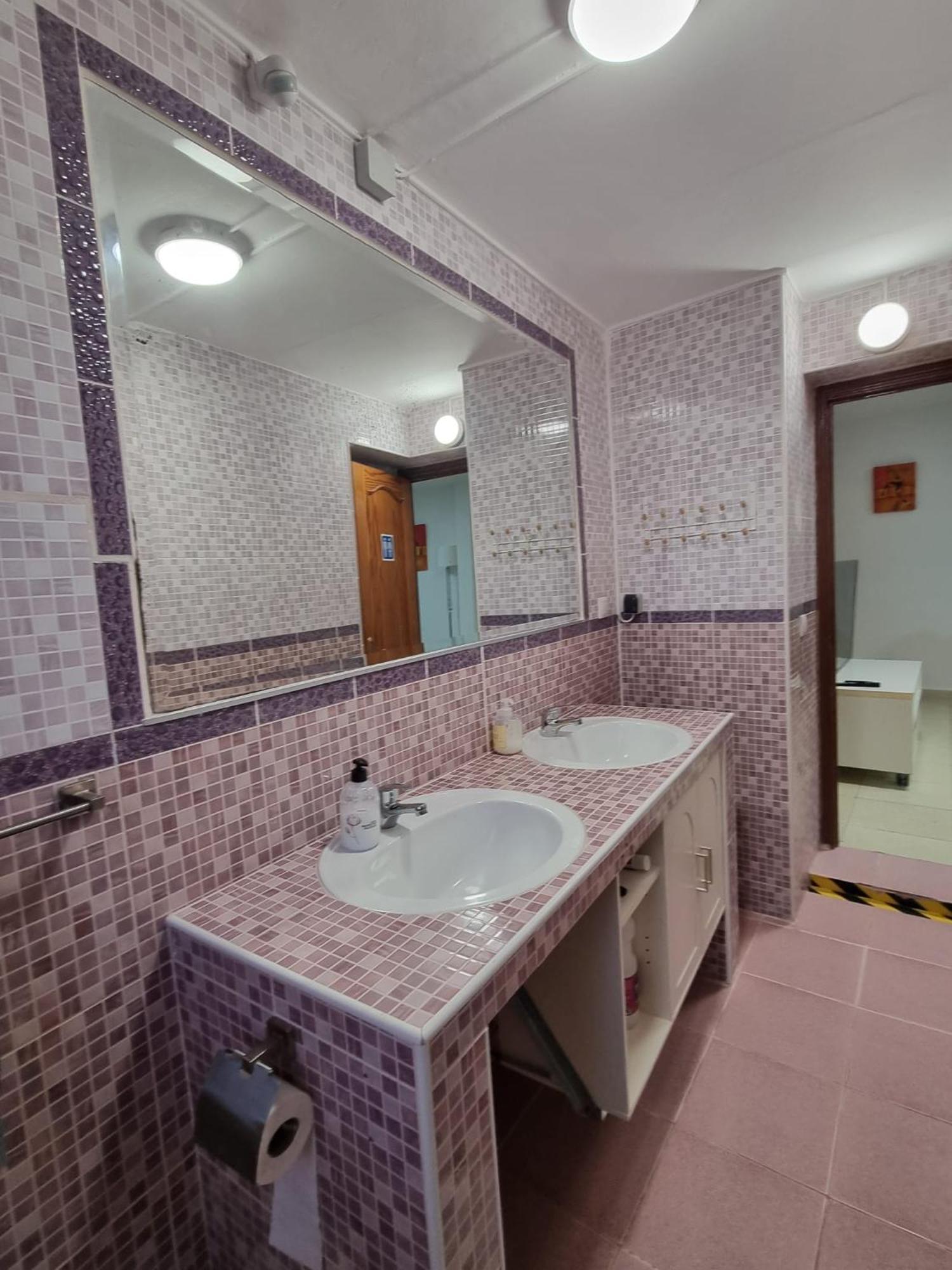 Cozy Rooms In Terraced House ฟูเอนฮิโรลา ภายนอก รูปภาพ